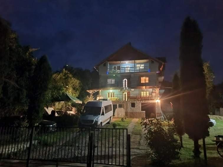 Casa Pelerinului Apartment Capatineni-Paminteni Ngoại thất bức ảnh